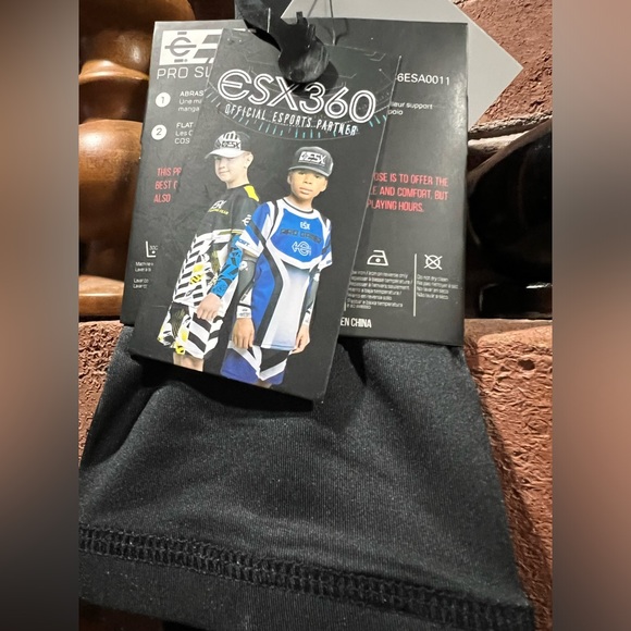 ESX 360 Gamer Gear | PRO SLEEVES ALL PRO L/XL CHILD Black - Picture 2 of 3